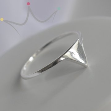 Anel Minimalista Triângulo Fixo - Prata
