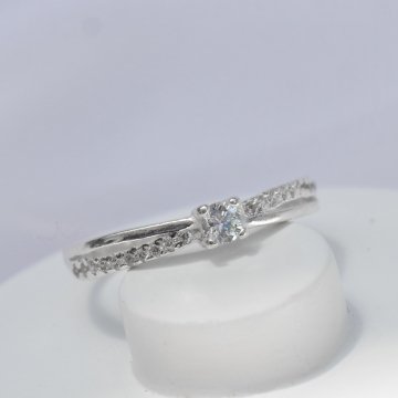 Anel Solitário Meia Aliança Entrelaçada - Prata