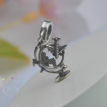 Berloque Avião no Globo - Prata