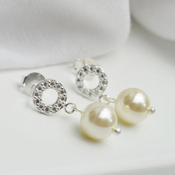 Brinco Circulo Cravejado e Perola - Prata