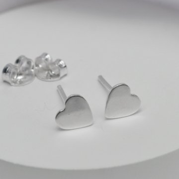 Brinco Coração Liso 6mm - Prata