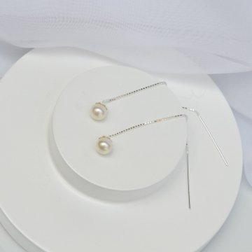 Brinco Fio Passante Perola- Prata