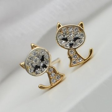 Brinco Gatinho Cravejado - Semijoia
