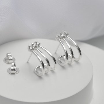 Brinco Meia Argola Tripla Cravejada  - Prata
