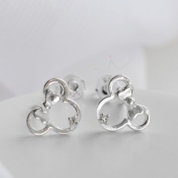 Brinco Ratinha Ponto de Luz - Prata