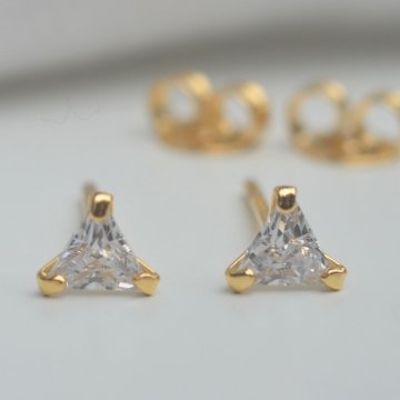 Brinco Triângulo Zircônia 5mm - Semijoia