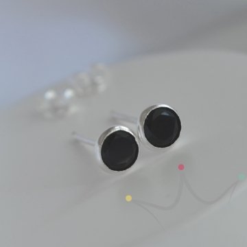 Brinco Zircônia Negra 5mm - Prata