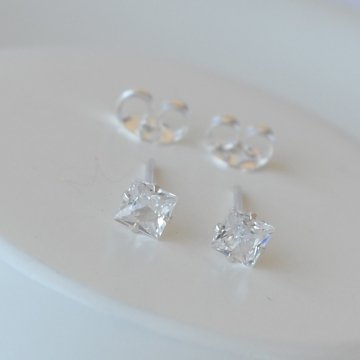 Brinco Zircnia Quadrada (Tamanhos) - Prata