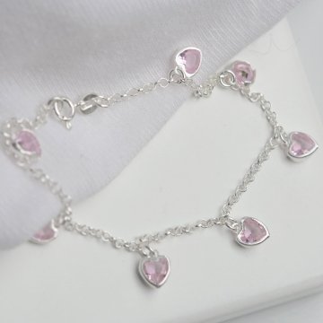 Pulseira Corações Cravejados Pendentes Rosa - Prata