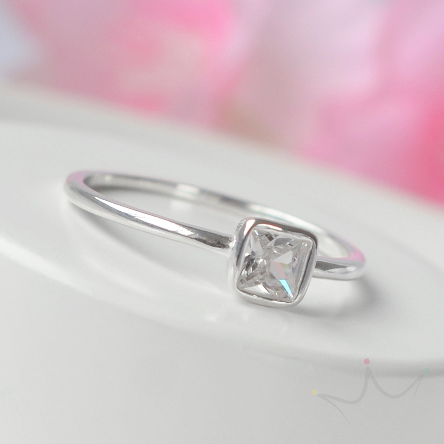 Anel Solitário Quadrado Cristal - Prata Anel Solitário Quadrado Cristal - Prata
