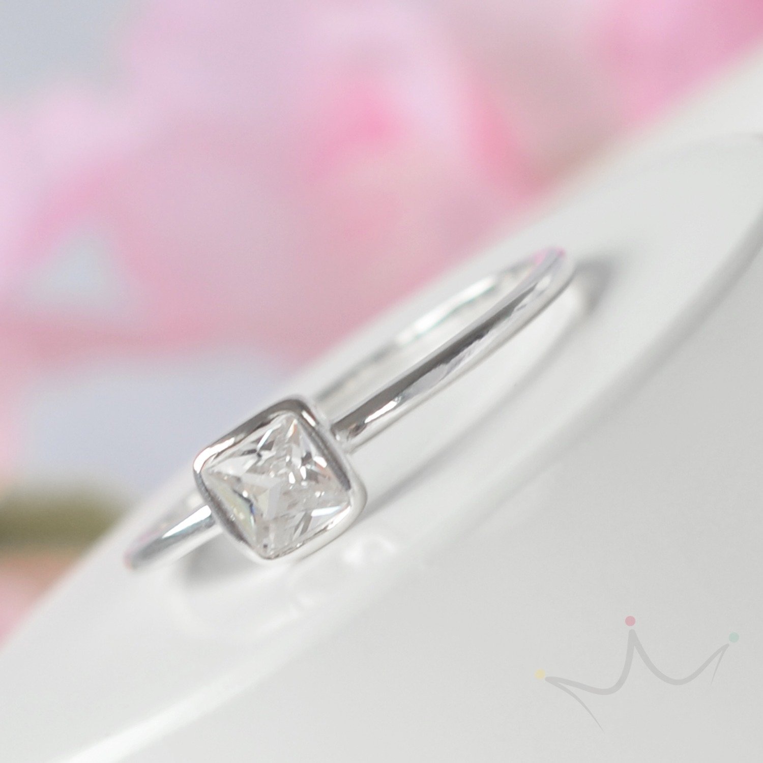 Anel Solitário Quadrado Cristal - Prata Anel Solitário Quadrado Cristal - Prata