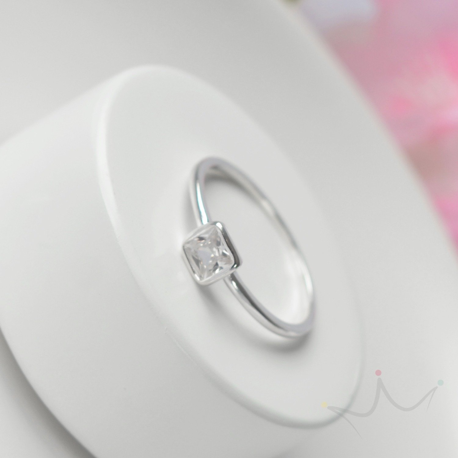 Anel Solitário Quadrado Cristal - Prata Anel Solitário Quadrado Cristal - Prata