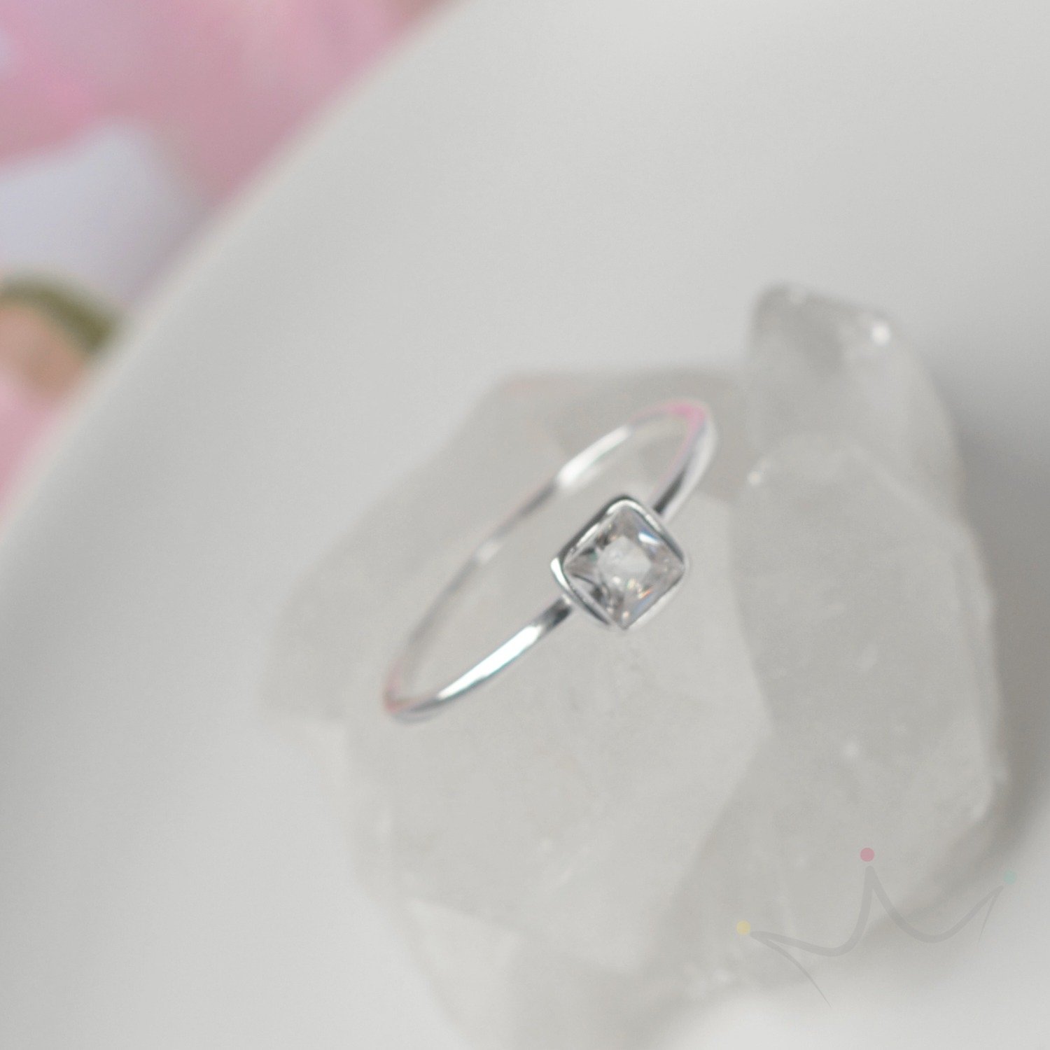 Anel Solitário Quadrado Cristal - Prata Anel Solitário Quadrado Cristal - Prata