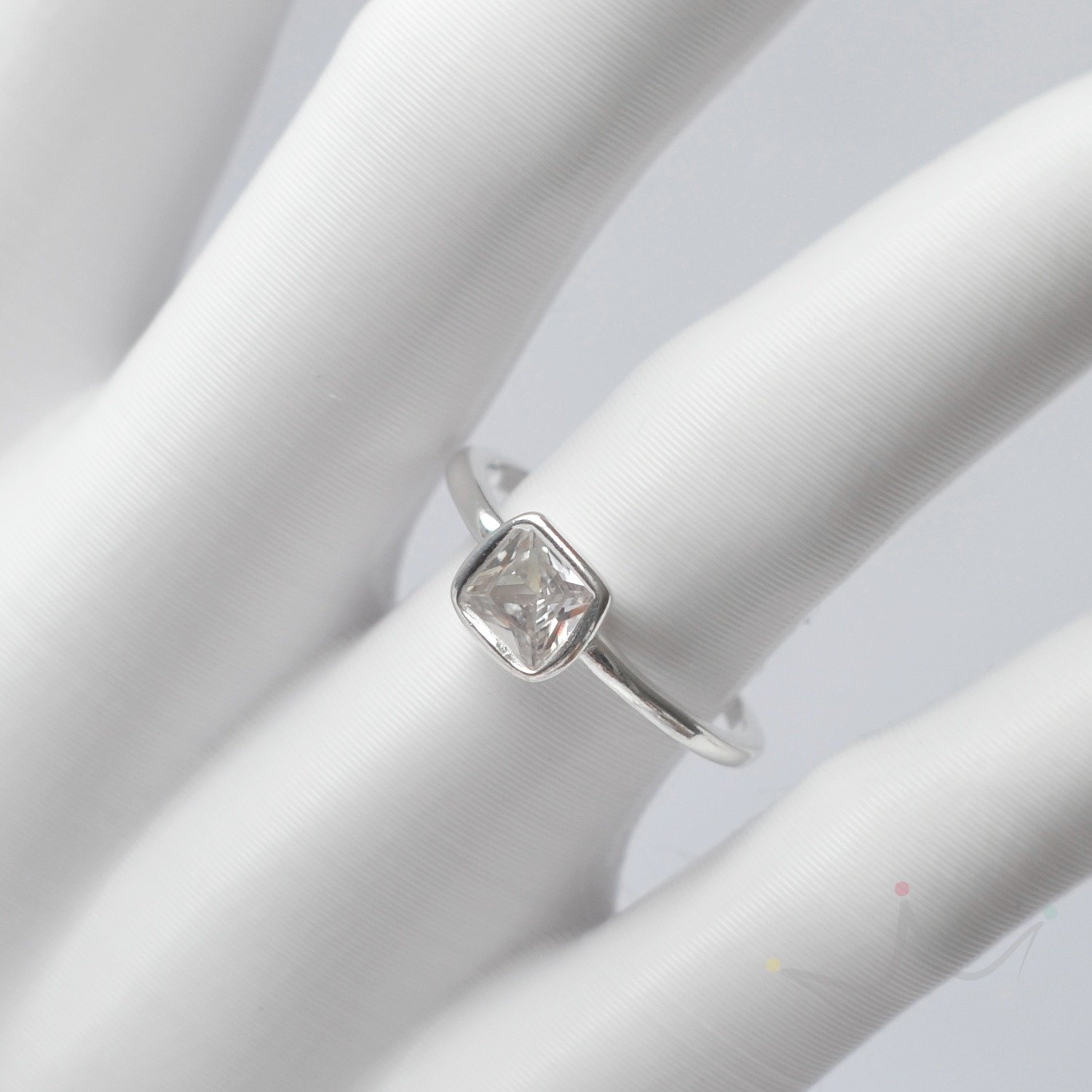 Anel Solitário Quadrado Cristal - Prata Anel Solitário Quadrado Cristal - Prata