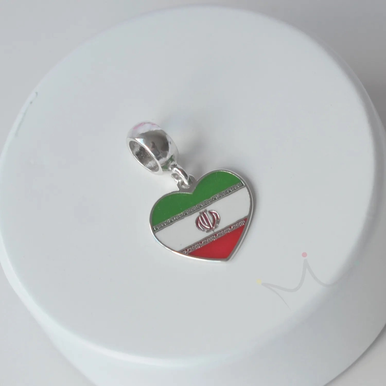 Berloque Bandeira Corao (Pases) - Prata