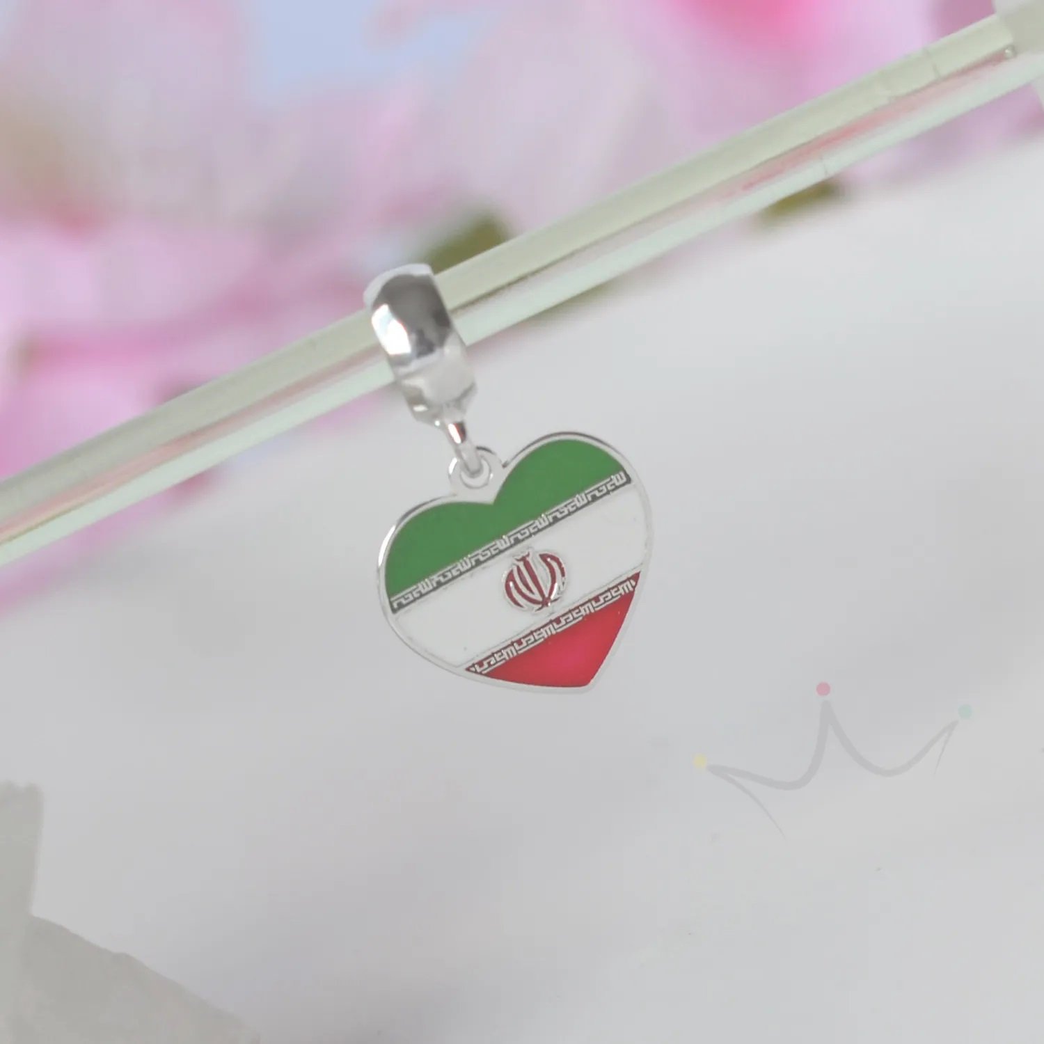 Berloque Bandeira Corao (Pases) - Prata