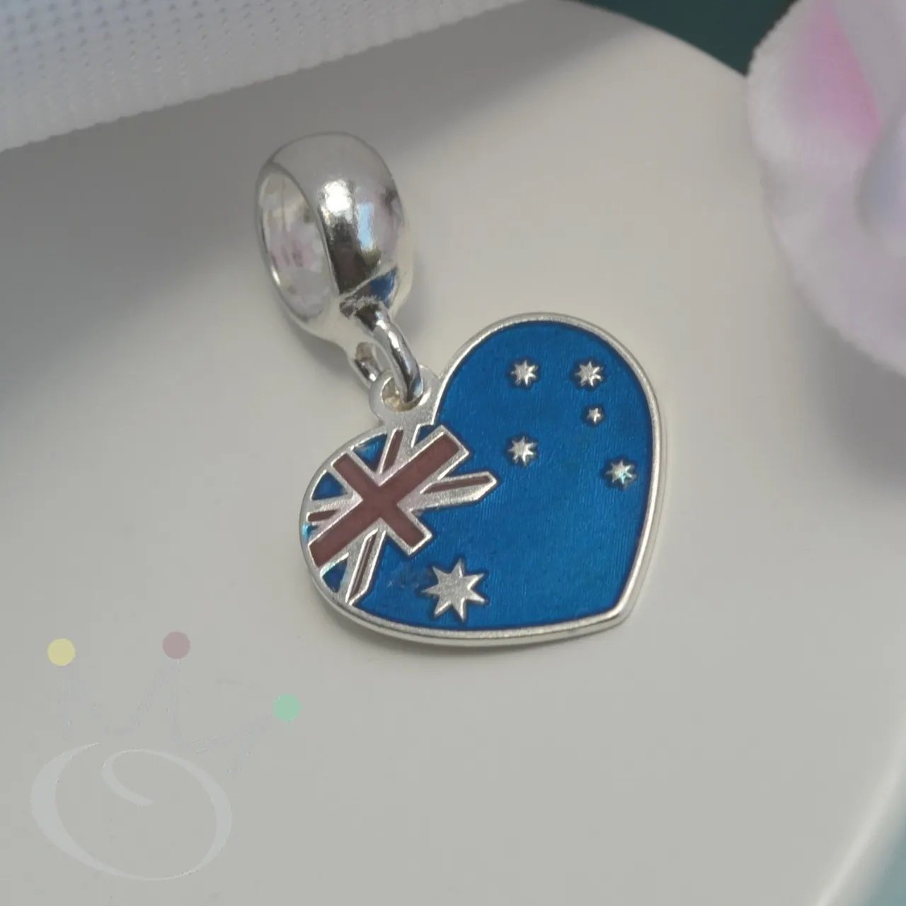 Berloque Bandeira Corao (Pases) - Prata