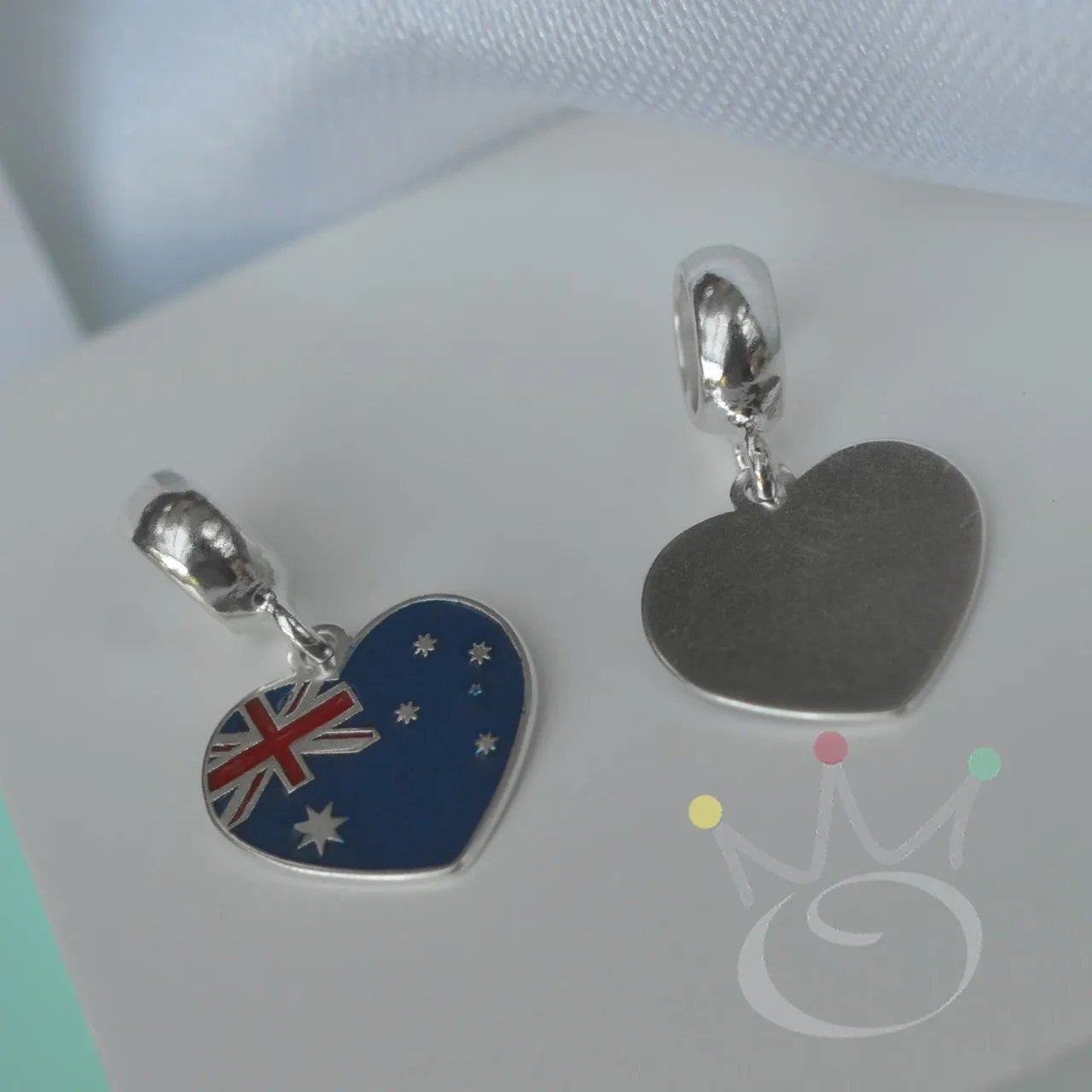 Berloque Bandeira Corao (Pases) - Prata