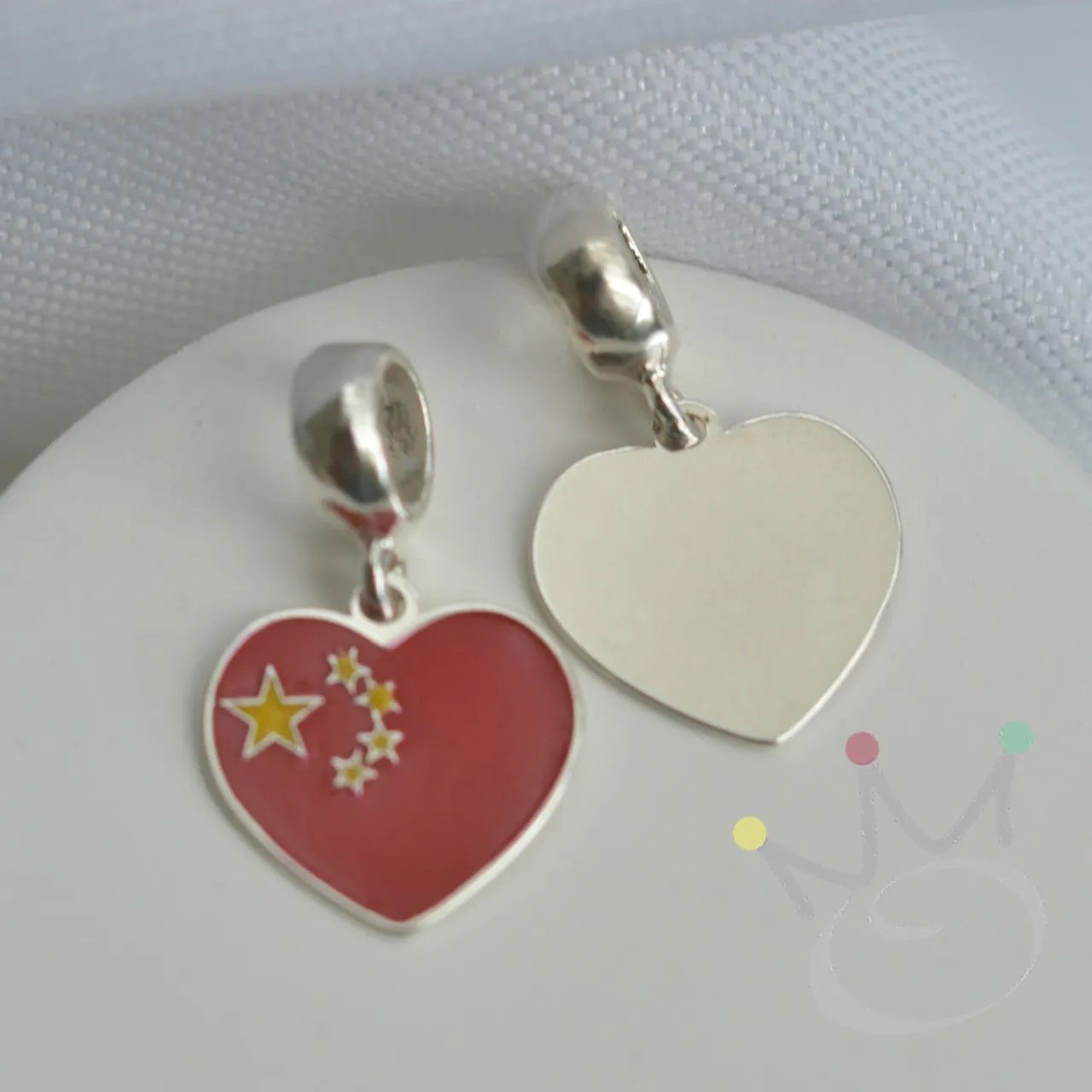 Berloque Bandeira Corao (Pases) - Prata