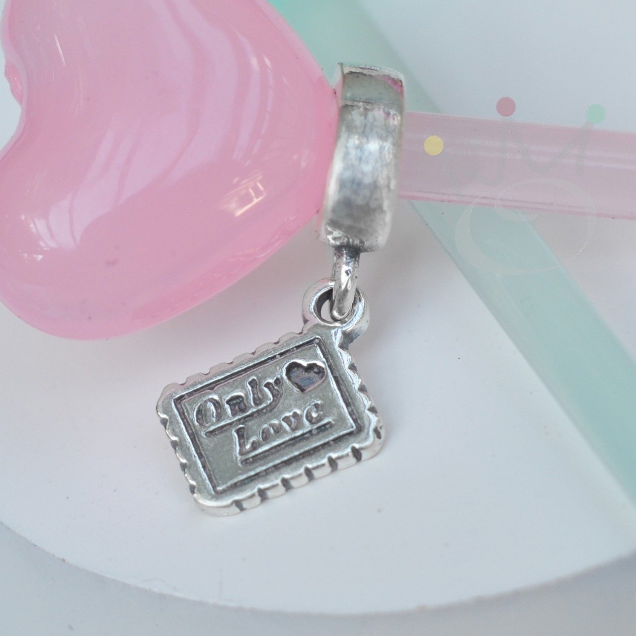 Berloque Cartão Postal Selo "Only Love" - Prata Berloque Cartão Postal Selo "Only Love" - Prata