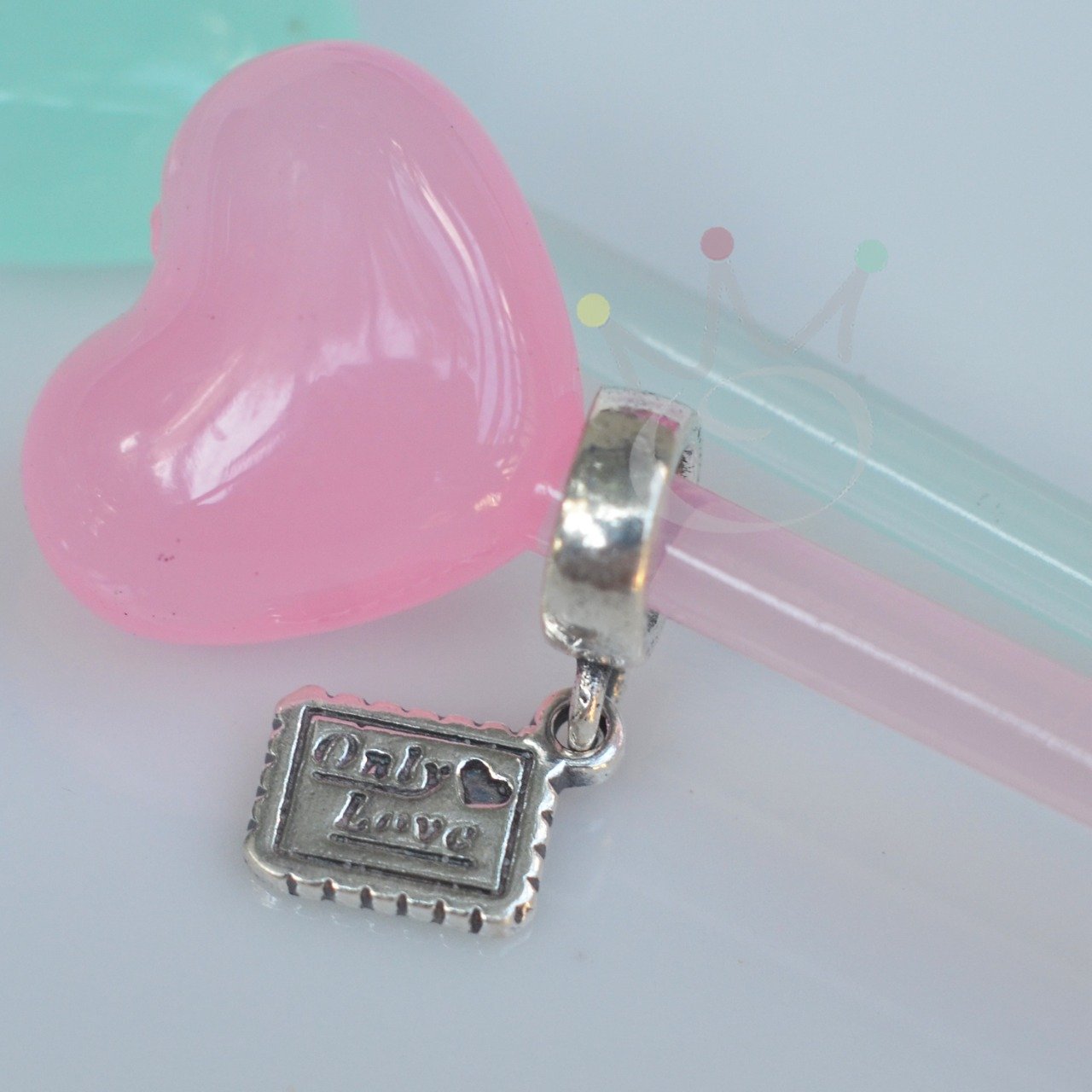 Berloque Cartão Postal Selo "Only Love" - Prata Berloque Cartão Postal Selo "Only Love" - Prata