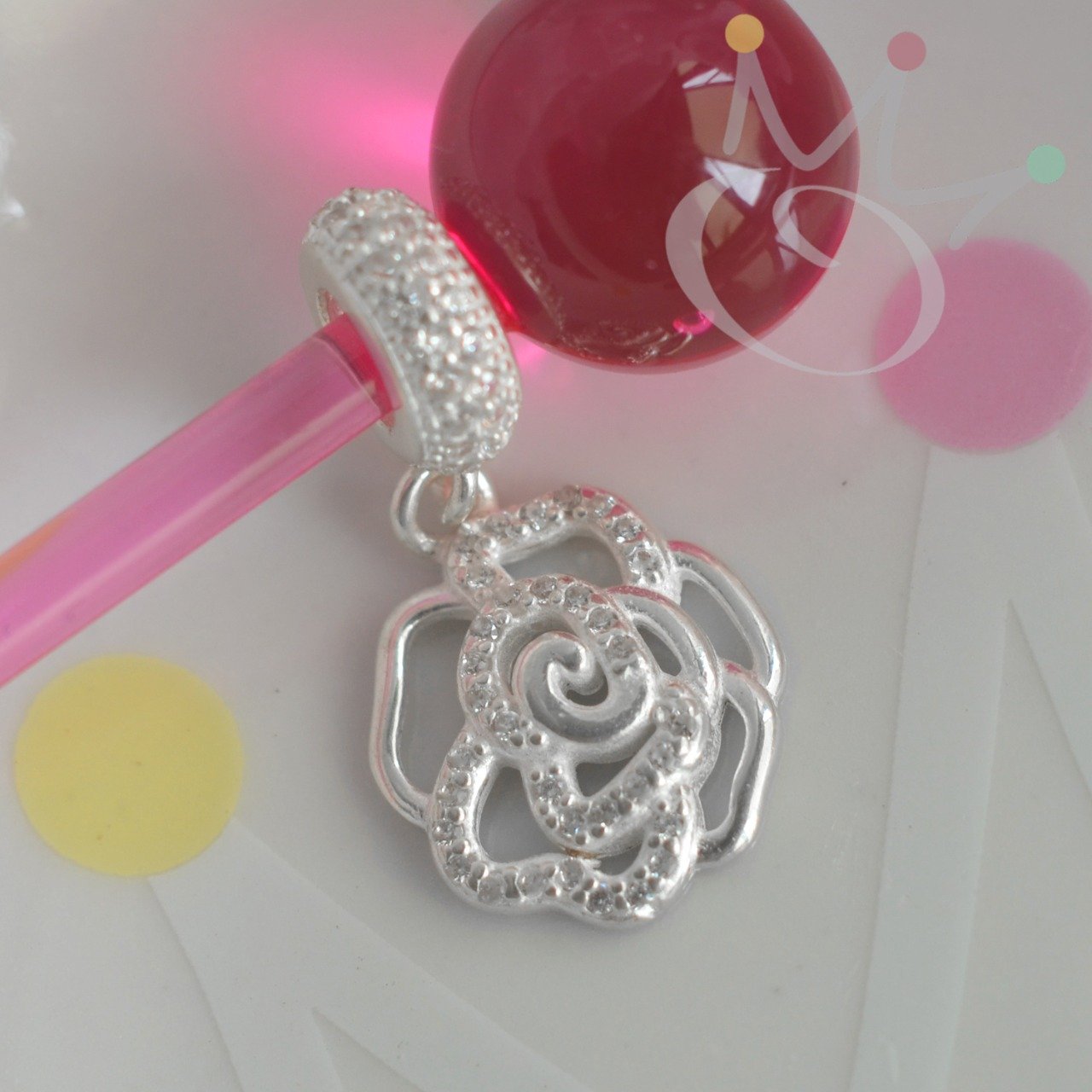 Berloque Flor Cravejada Vazada - Prata Berloque Flor Cravejada Vazada - Prata