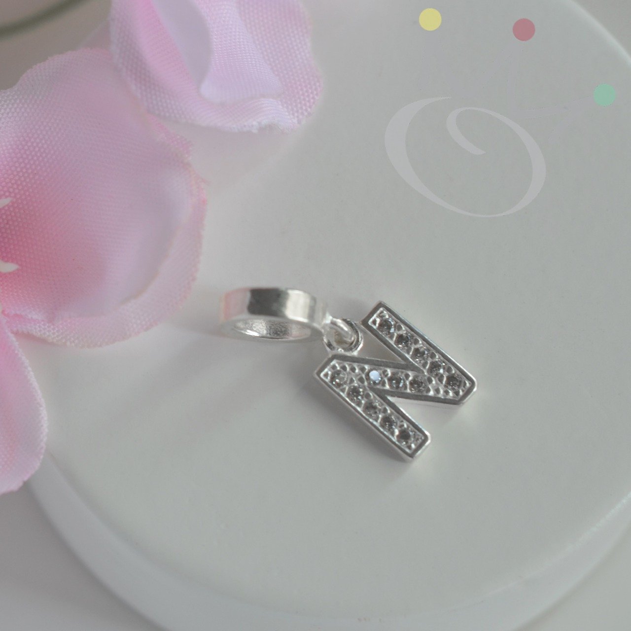 Berloque Letras Cravejadas - Prata Berloque Letras Cravejadas - Prata