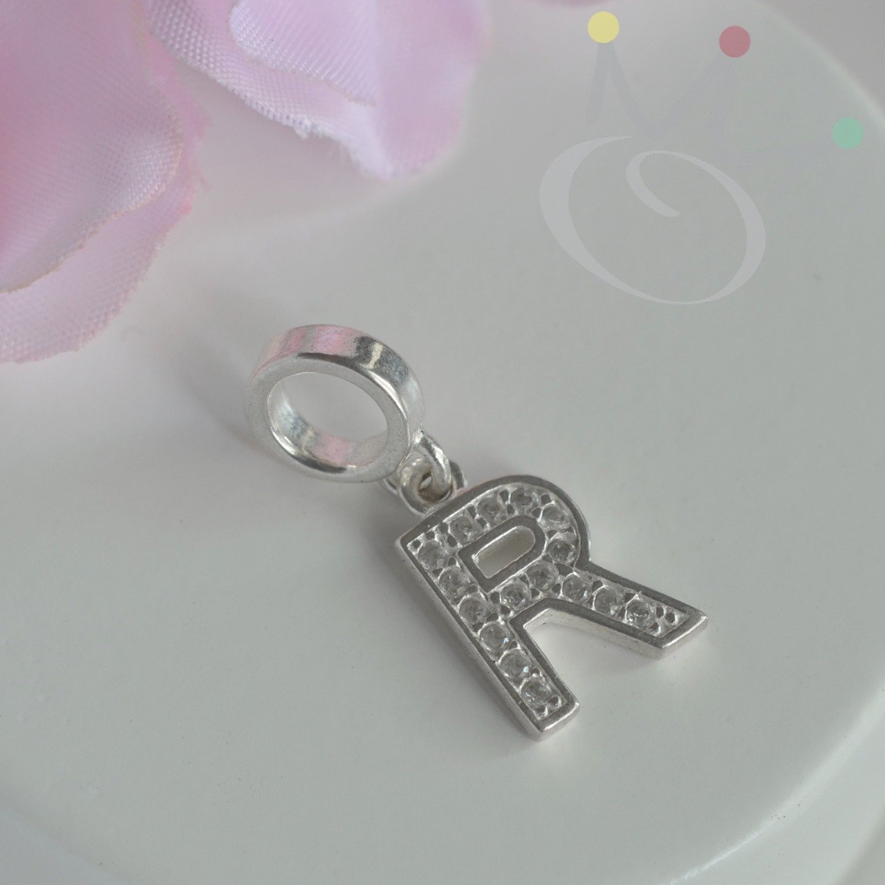 Berloque Letras Cravejadas - Prata Berloque Letras Cravejadas - Prata