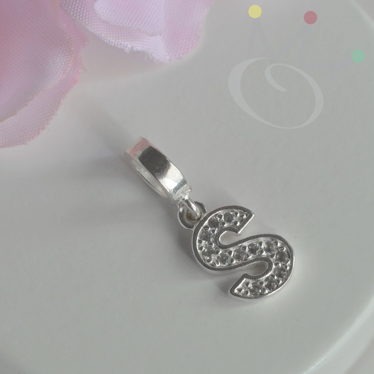 Berloque Letras Cravejadas - Prata Berloque Letras Cravejadas - Prata