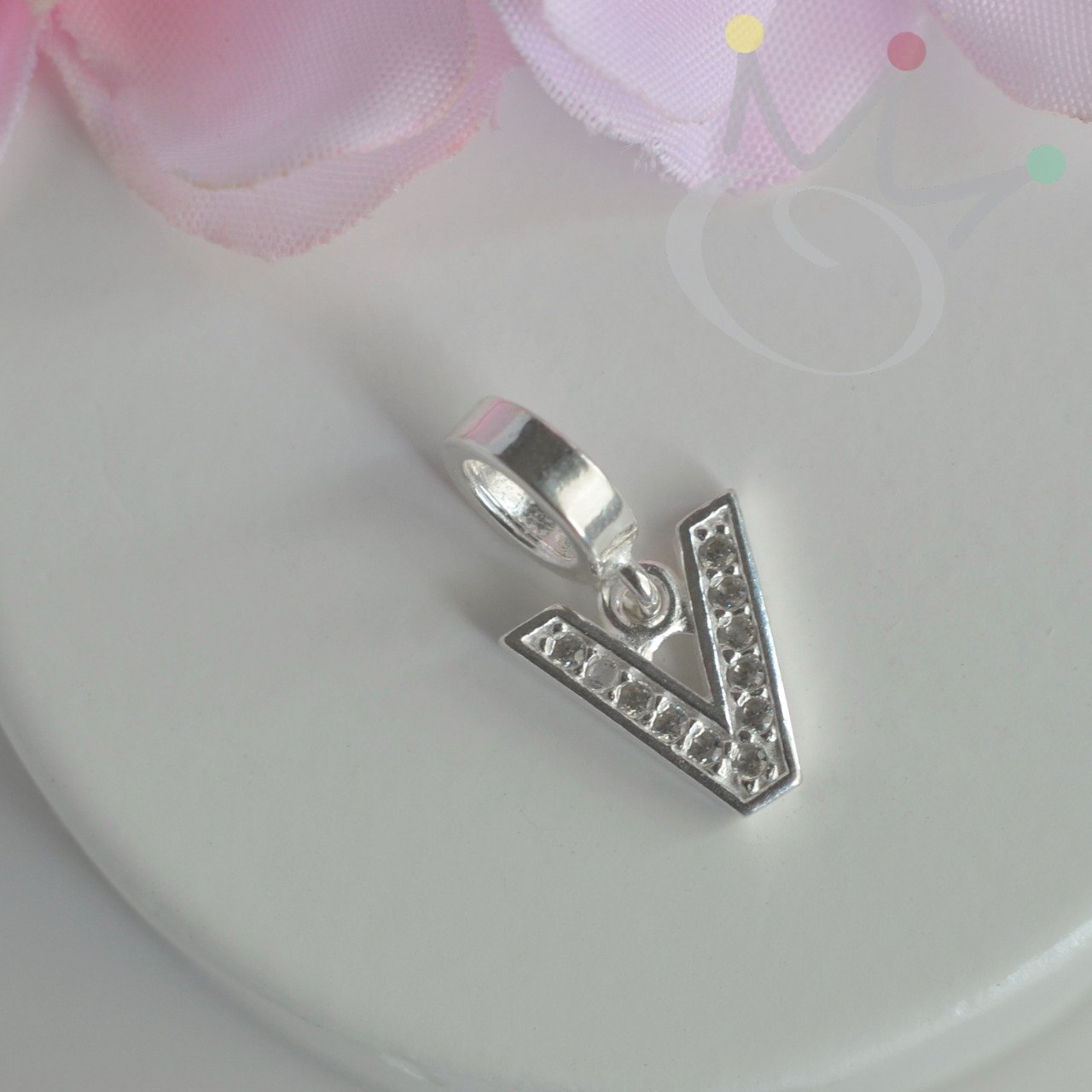 Berloque Letras Cravejadas - Prata Berloque Letras Cravejadas - Prata