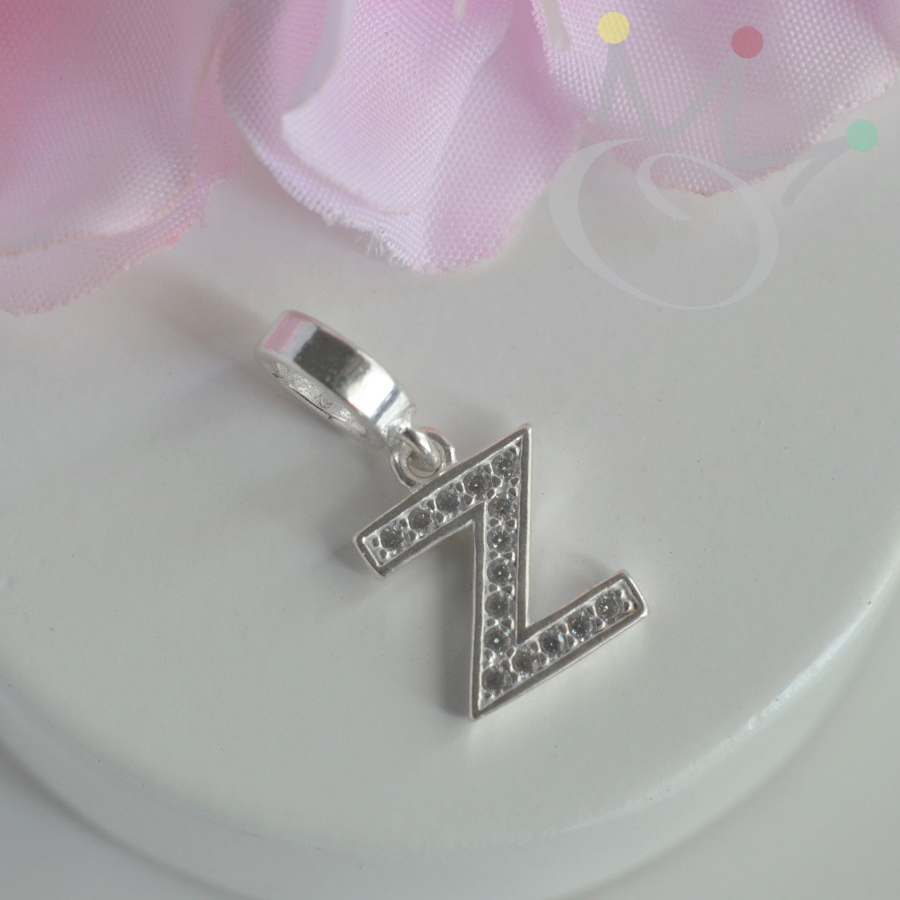 Berloque Letras Cravejadas - Prata Berloque Letras Cravejadas - Prata