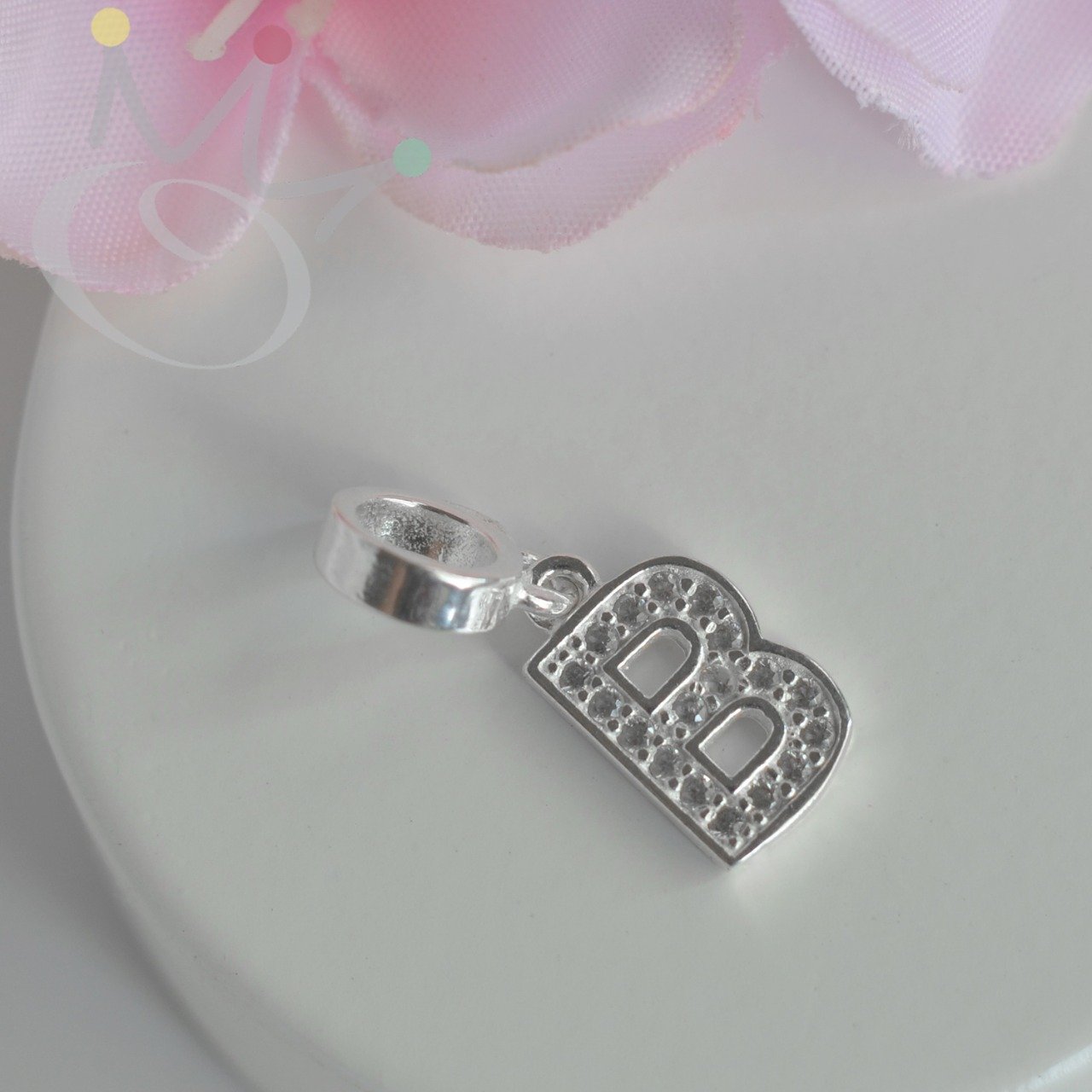 Berloque Letras Cravejadas - Prata Berloque Letras Cravejadas - Prata