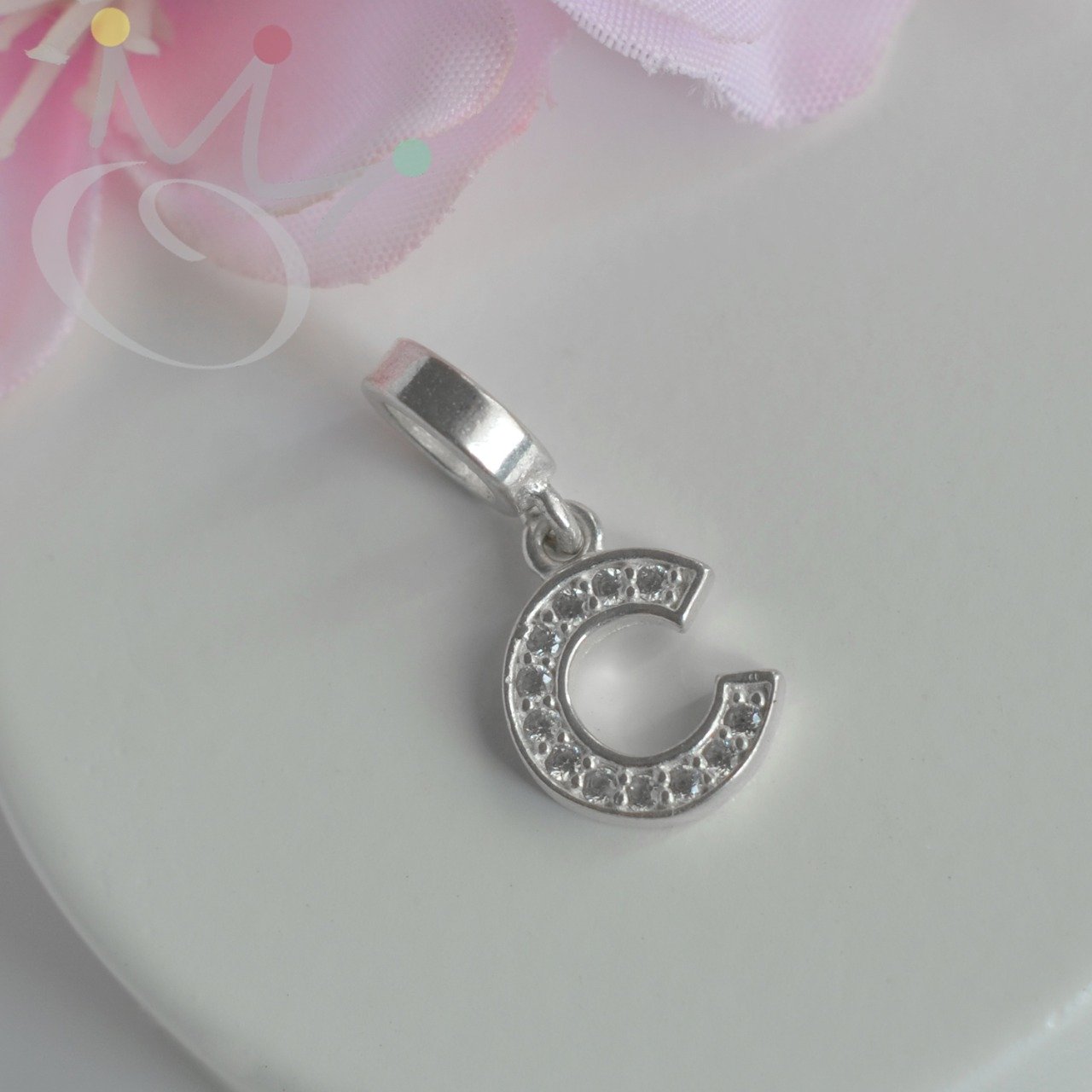 Berloque Letras Cravejadas - Prata Berloque Letras Cravejadas - Prata