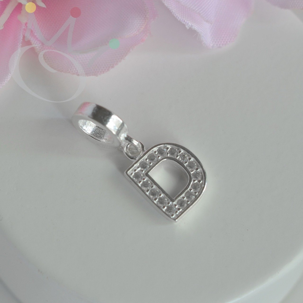 Berloque Letras Cravejadas - Prata Berloque Letras Cravejadas - Prata