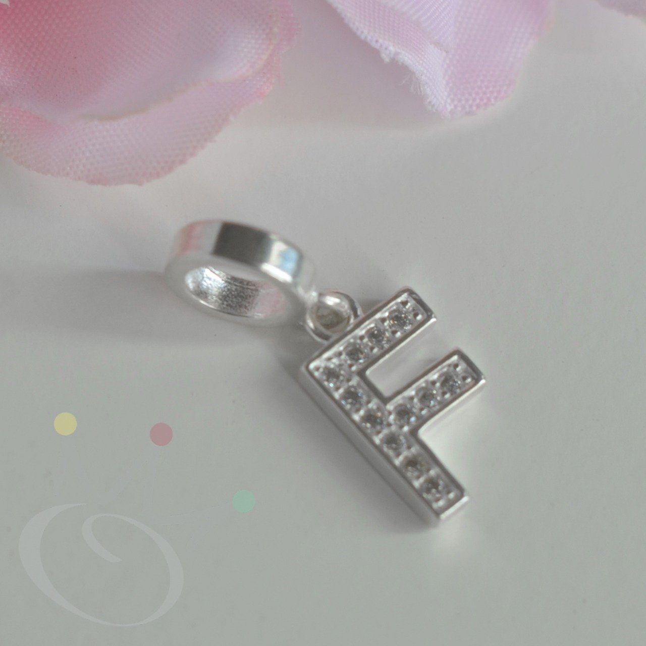 Berloque Letras Cravejadas - Prata Berloque Letras Cravejadas - Prata