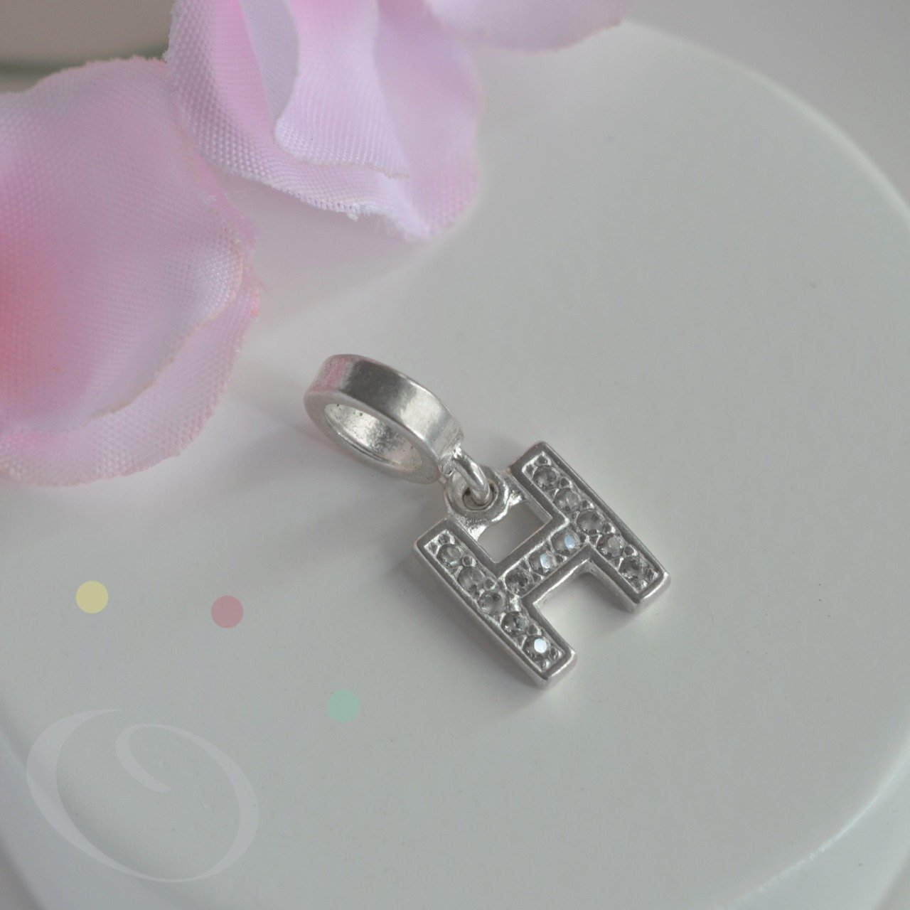 Berloque Letras Cravejadas - Prata Berloque Letras Cravejadas - Prata