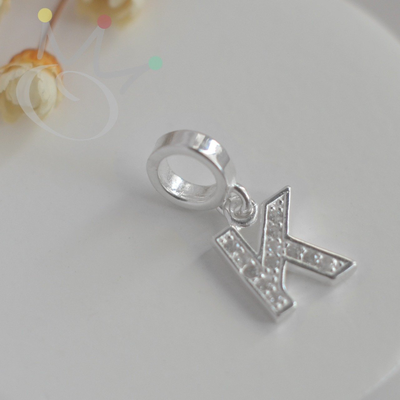 Berloque Letras Cravejadas - Prata Berloque Letras Cravejadas - Prata