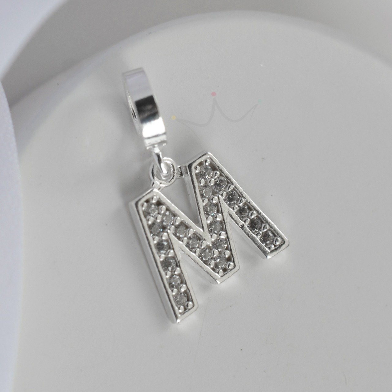 Berloque Letras Cravejadas - Prata Berloque Letras Cravejadas - Prata