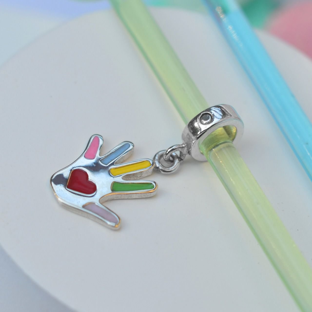 Berloque Mo Colorida Autismo - Prata