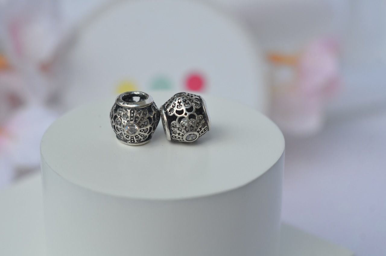 Berloque Separador Flor Cravejada Berloque Separador Flor Cravejada