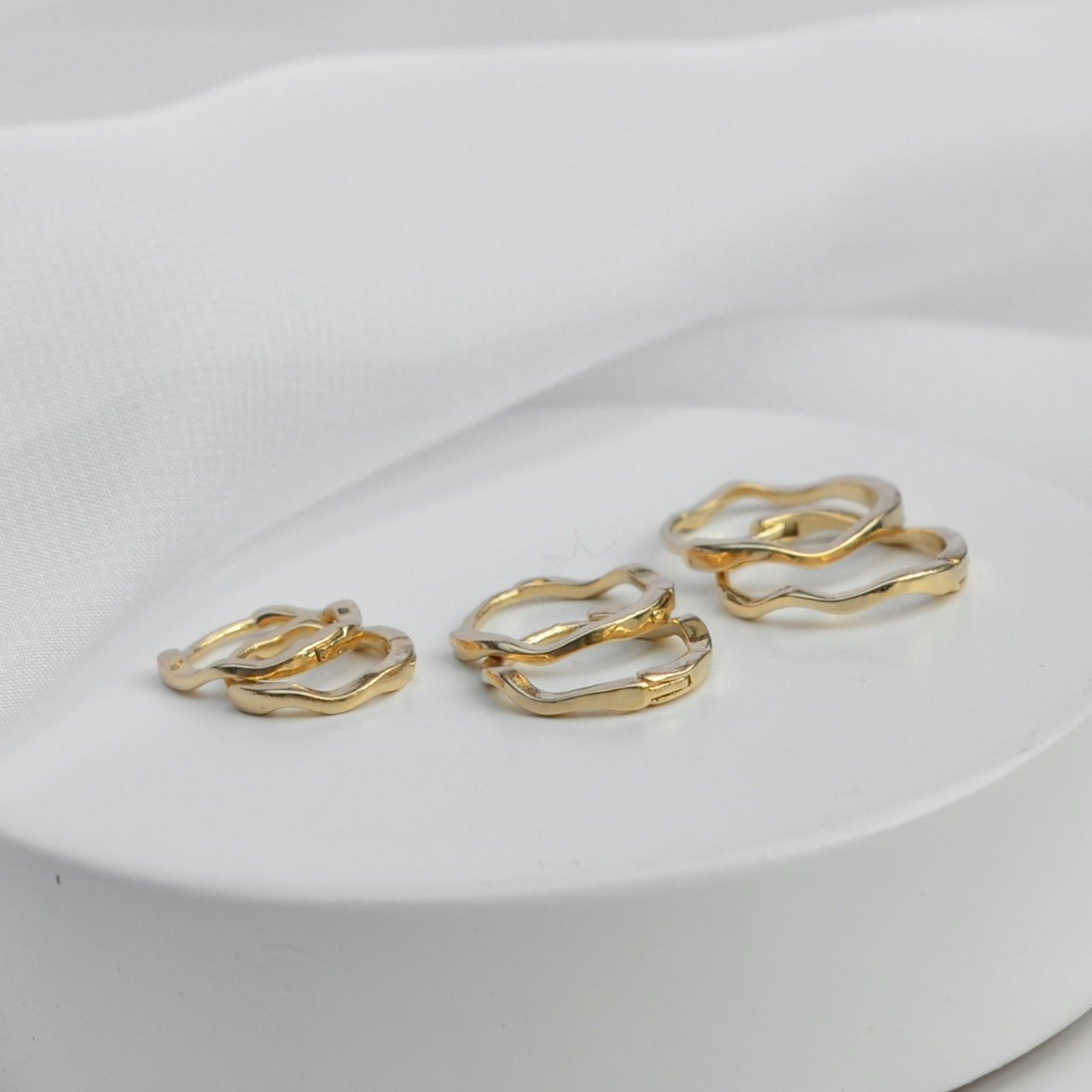 Brinco Argola Ondulada Lisa Orgnica Clique - Semijoia