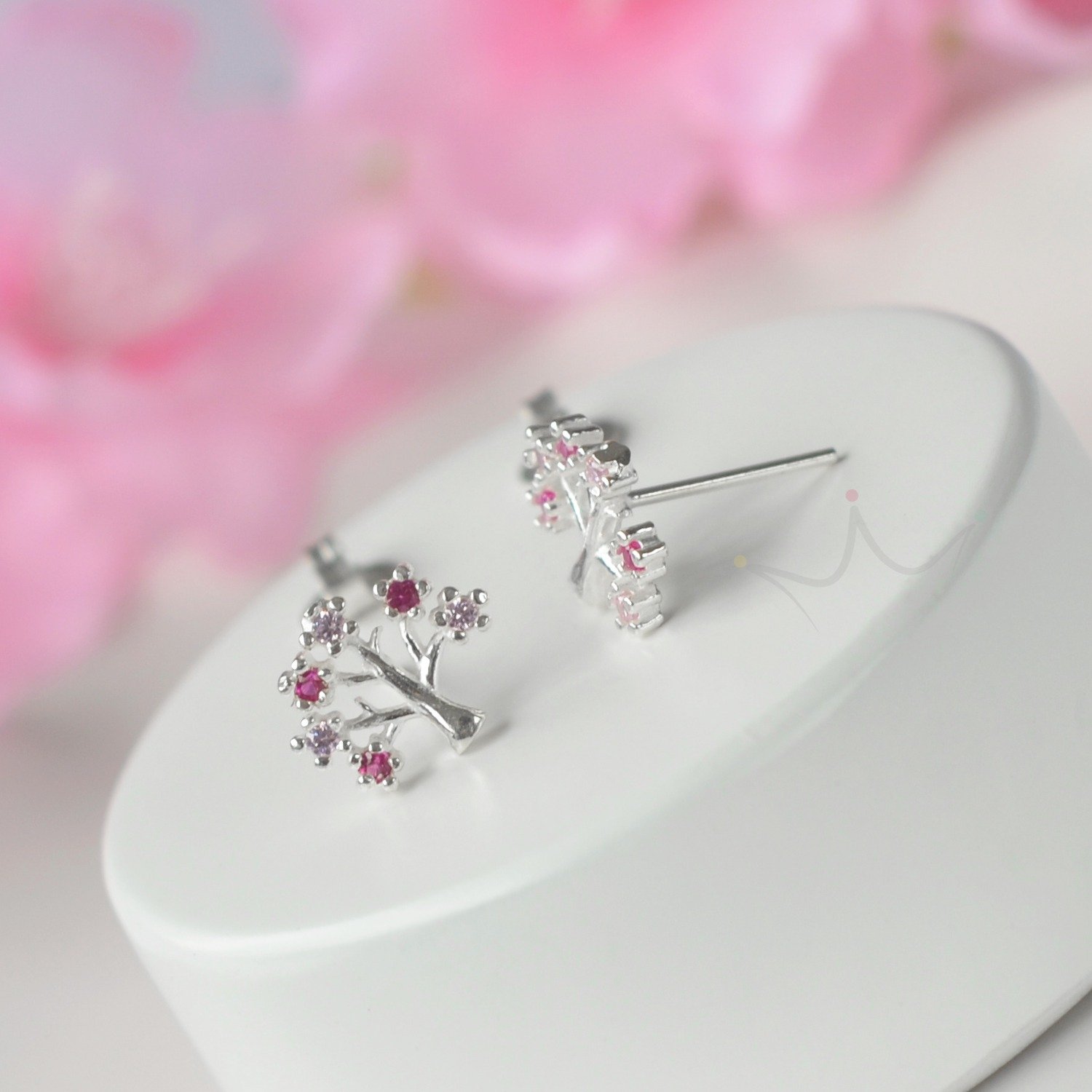 Brinco Árvore Sakura Fechada Cheia - Prata Brinco Árvore Sakura Fechada Cheia - Prata