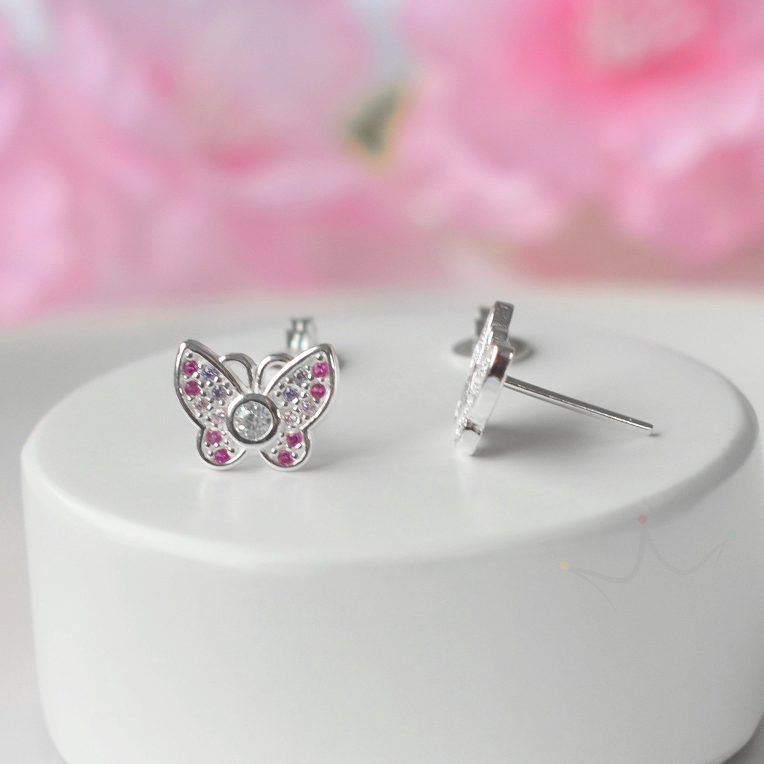 Brinco Borboleta Cravejada Rosa e Pink - Prata Brinco Borboleta Cravejada Rosa e Pink - Prata