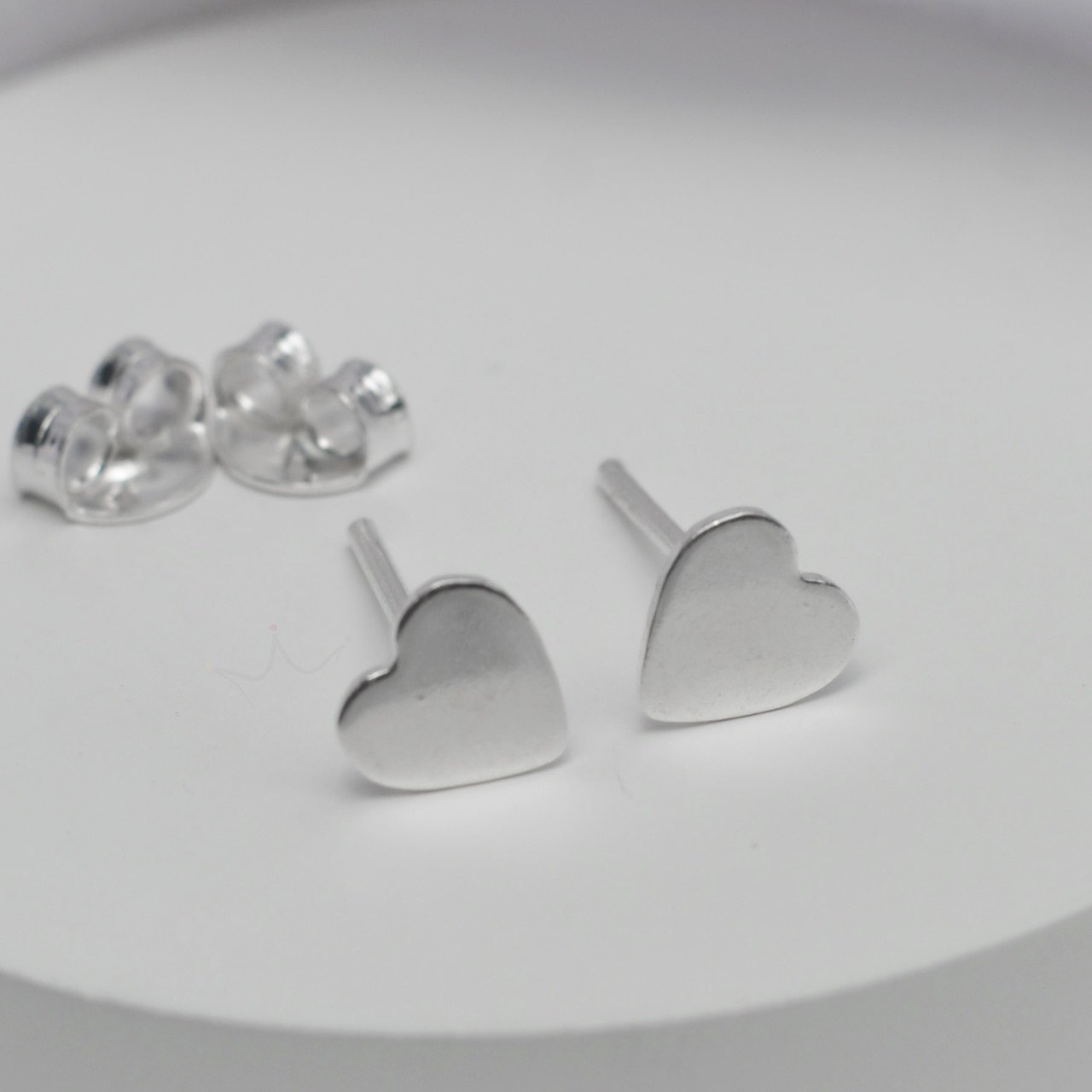 Brinco Coração Liso 6mm - Prata Brinco Coração Liso 6mm - Prata