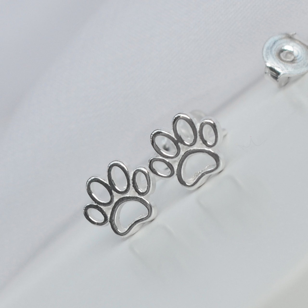 Brinco Patinha Lisa - Prata Brinco Patinha Lisa - Prata