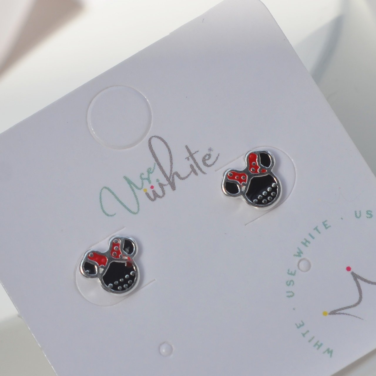 Brinco Ratinha Esmaltada - Prata Brinco Ratinha Esmaltada - Prata