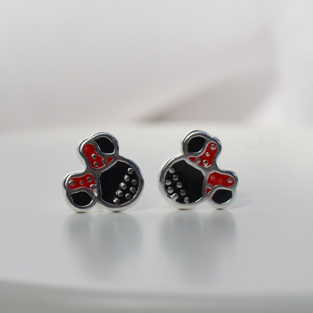 Brinco Ratinha Esmaltada - Prata Brinco Ratinha Esmaltada - Prata