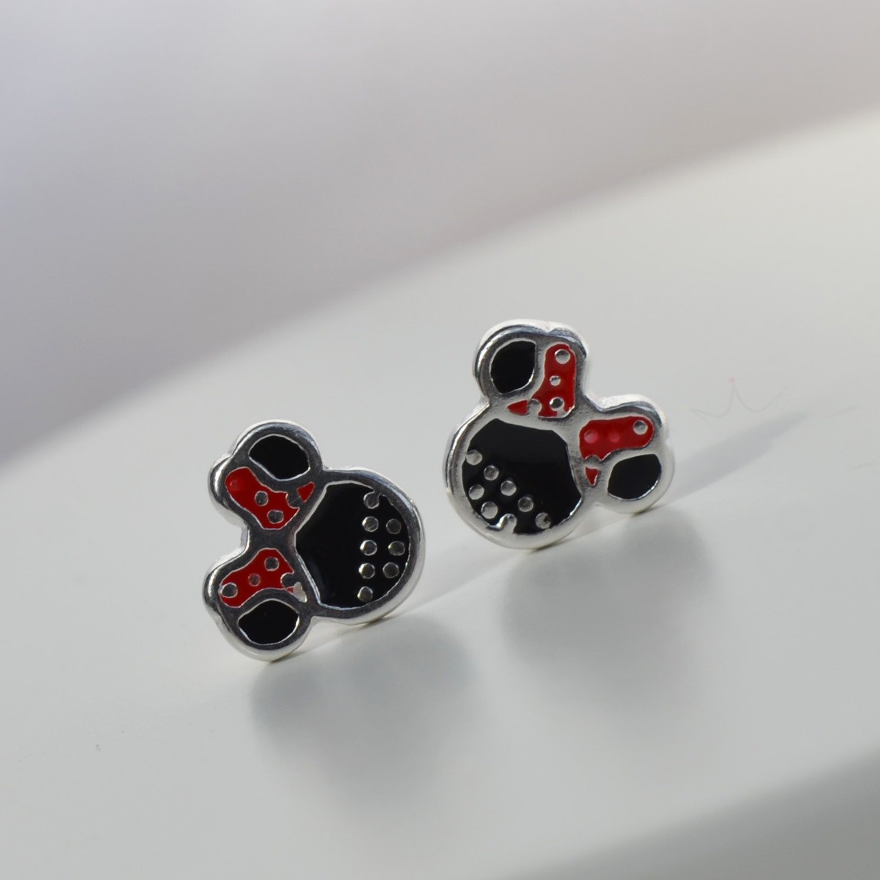 Brinco Ratinha Esmaltada - Prata Brinco Ratinha Esmaltada - Prata